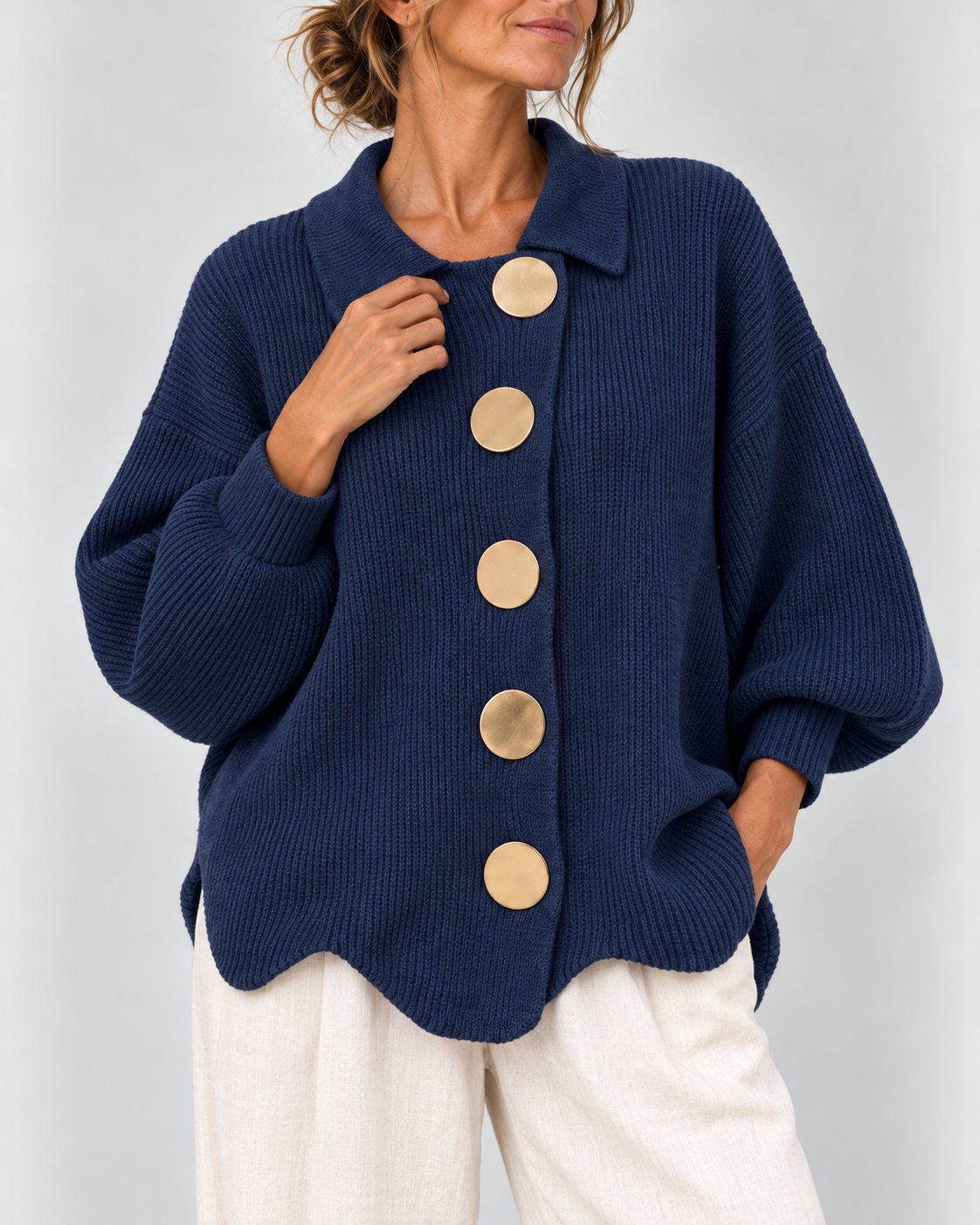 Victoria | Cárdigan oversized con grandes botones dorados