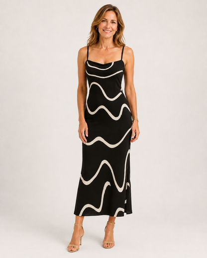 Vestido negro con líneas blancas
