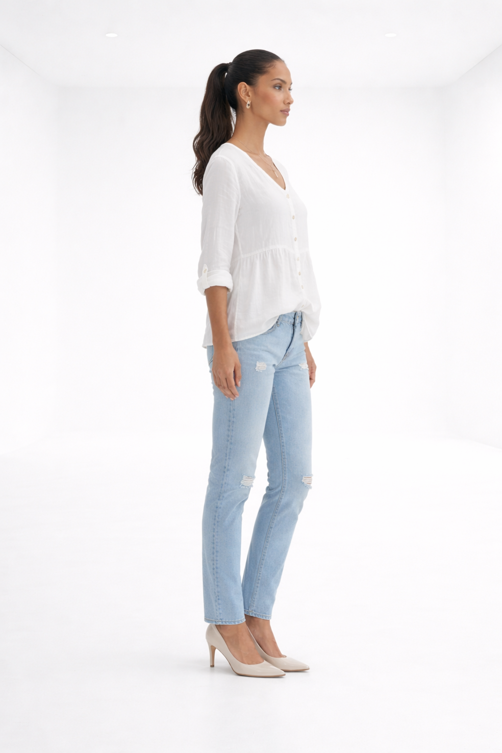Blusa fluida de escote en V – blanco