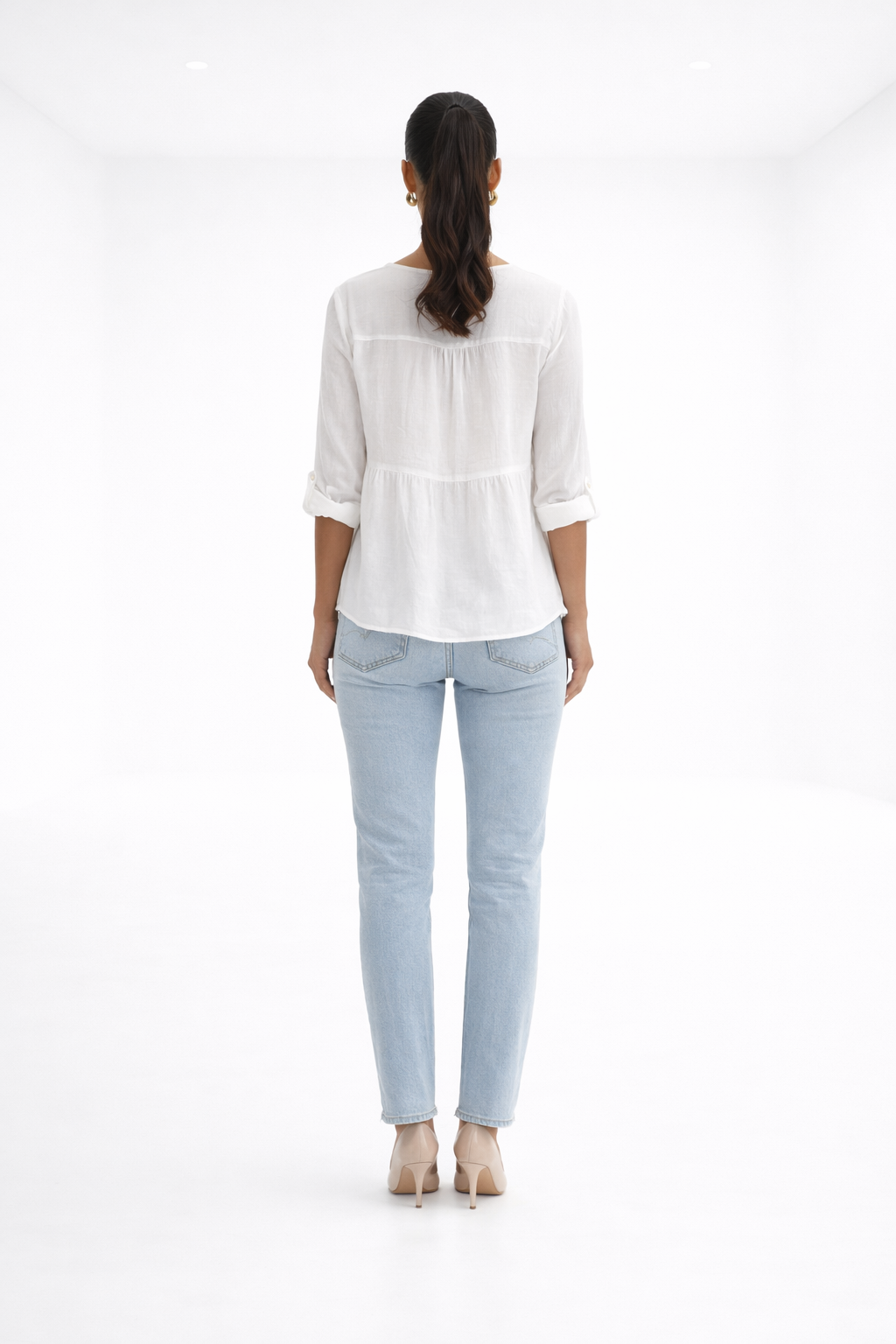Blusa fluida de escote en V – blanco