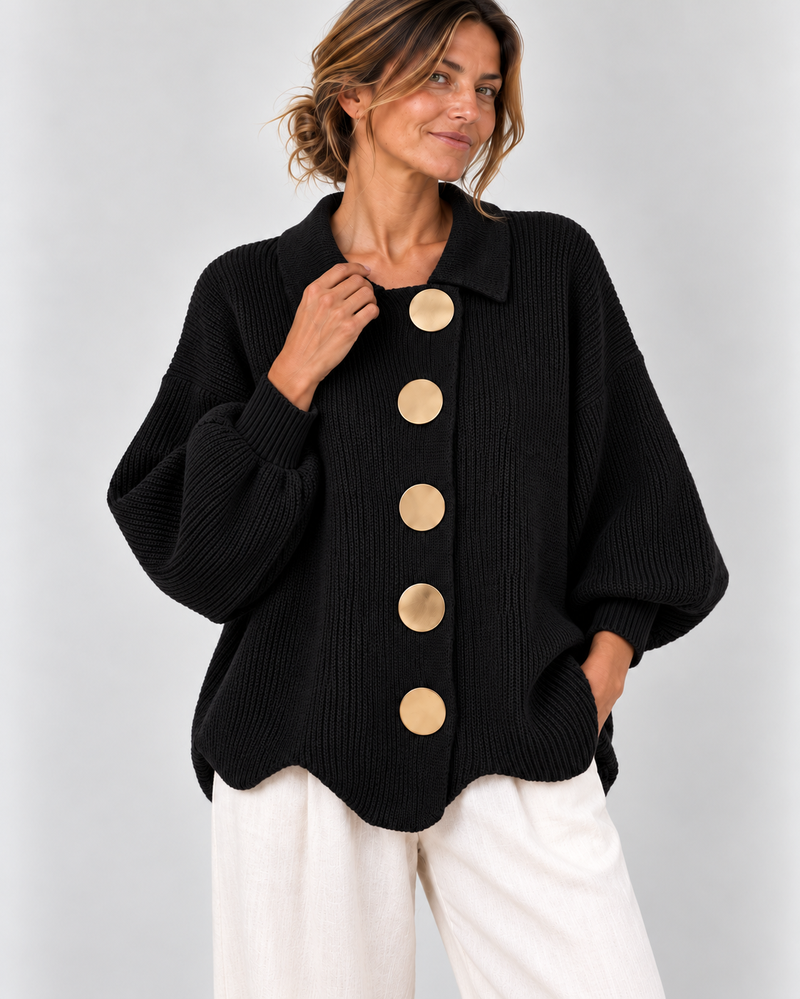 Victoria | Cárdigan oversized con grandes botones dorados