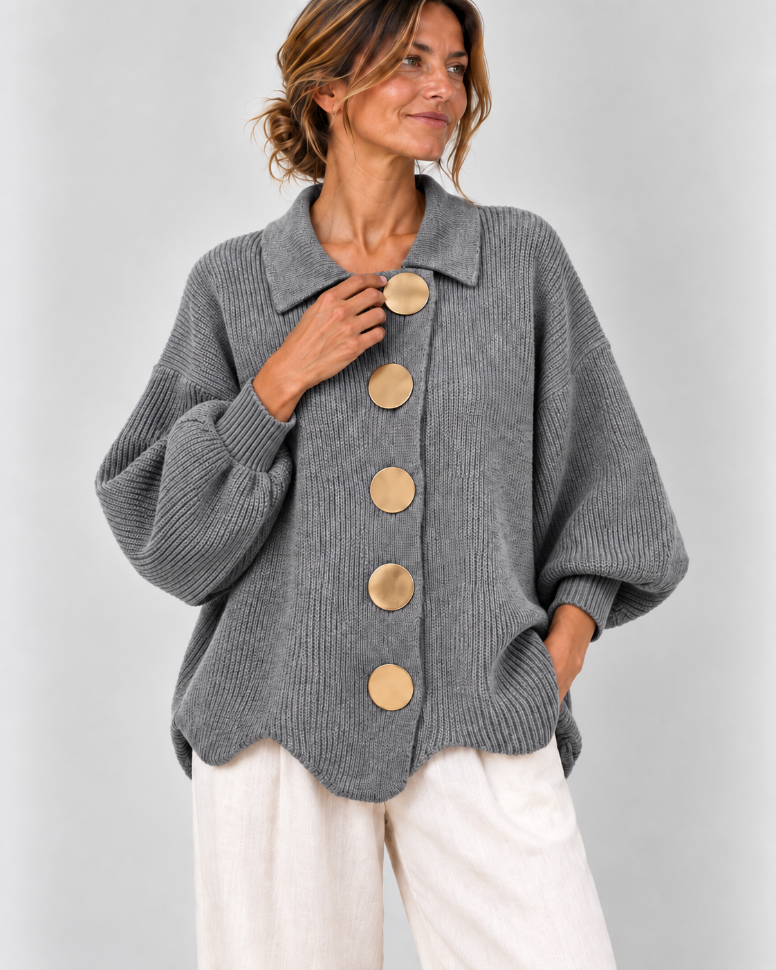 Victoria | Cárdigan oversized con grandes botones dorados