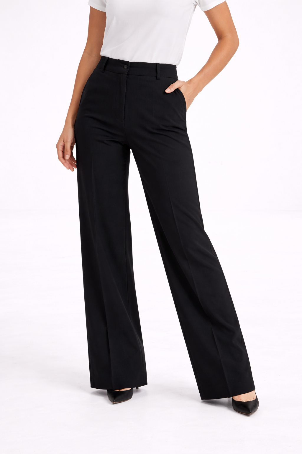 Pantalón recto de tiro alto – negro