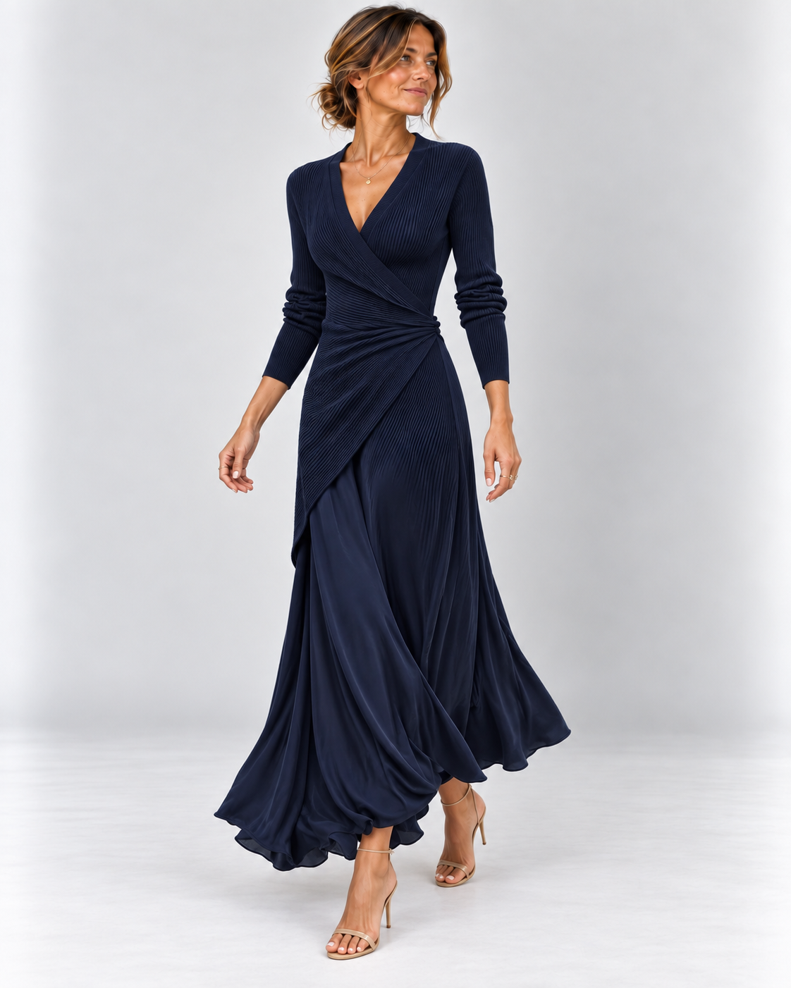 Loredana | Vestido Maxi Asimétrico con Escote en V y Paneles de Satén Azul Marino
